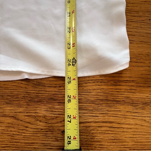 ⭐️ Ann Taylor Factory Cap Sleeve White Blouse Pockets Size SMALL - Picture 10 of 12